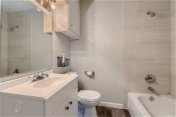 25 Bathroom.jpg
